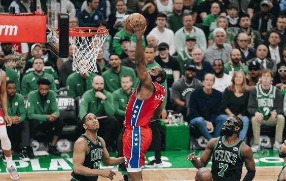 世俱杯买球官网-落选最佳阵容引发争议 哈登是最不受尊重的巨星？